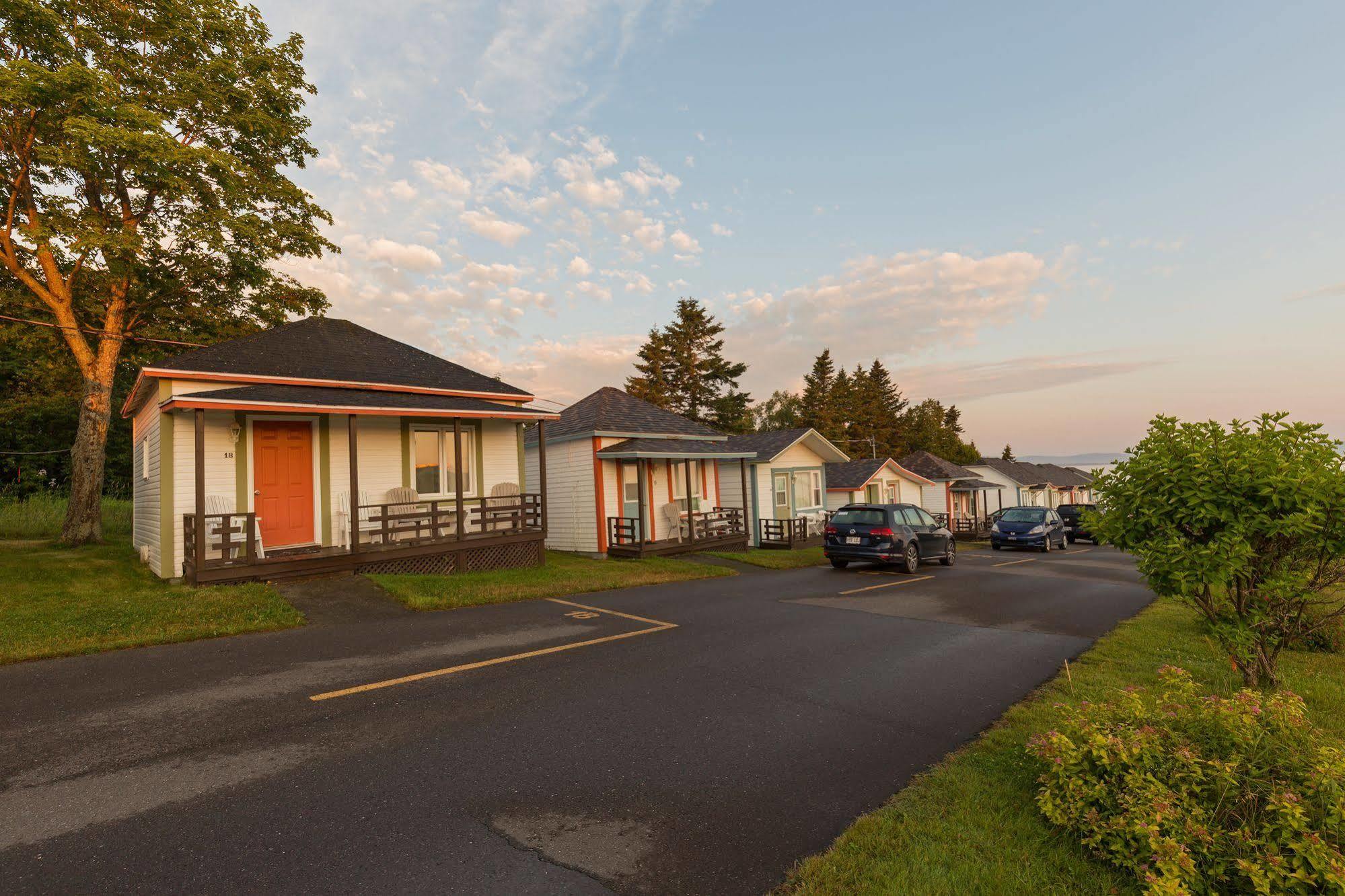 Motel Au Fleuve D'Argent Rivière-du-Loup Zewnętrze zdjęcie