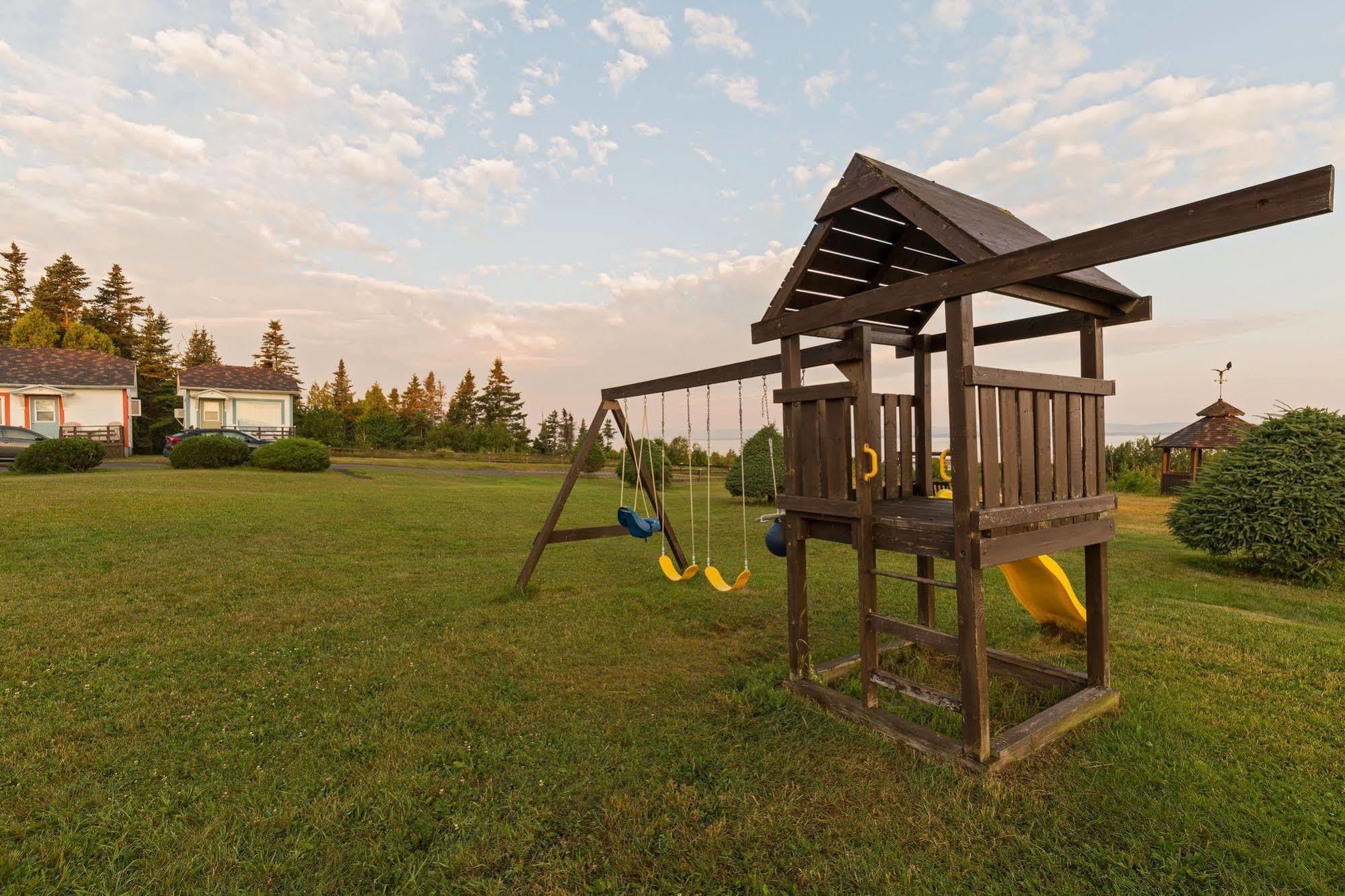 Motel Au Fleuve D'Argent Rivière-du-Loup Zewnętrze zdjęcie