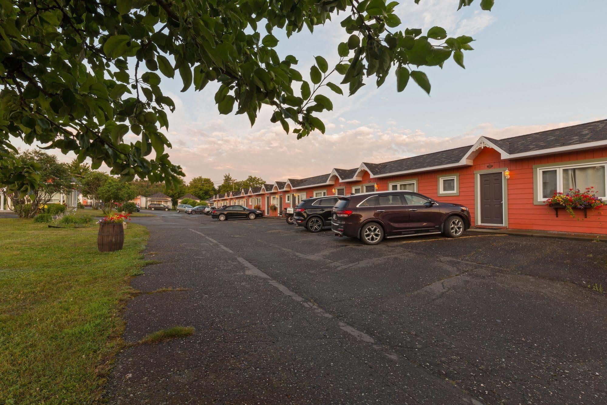 Motel Au Fleuve D'Argent Rivière-du-Loup Zewnętrze zdjęcie