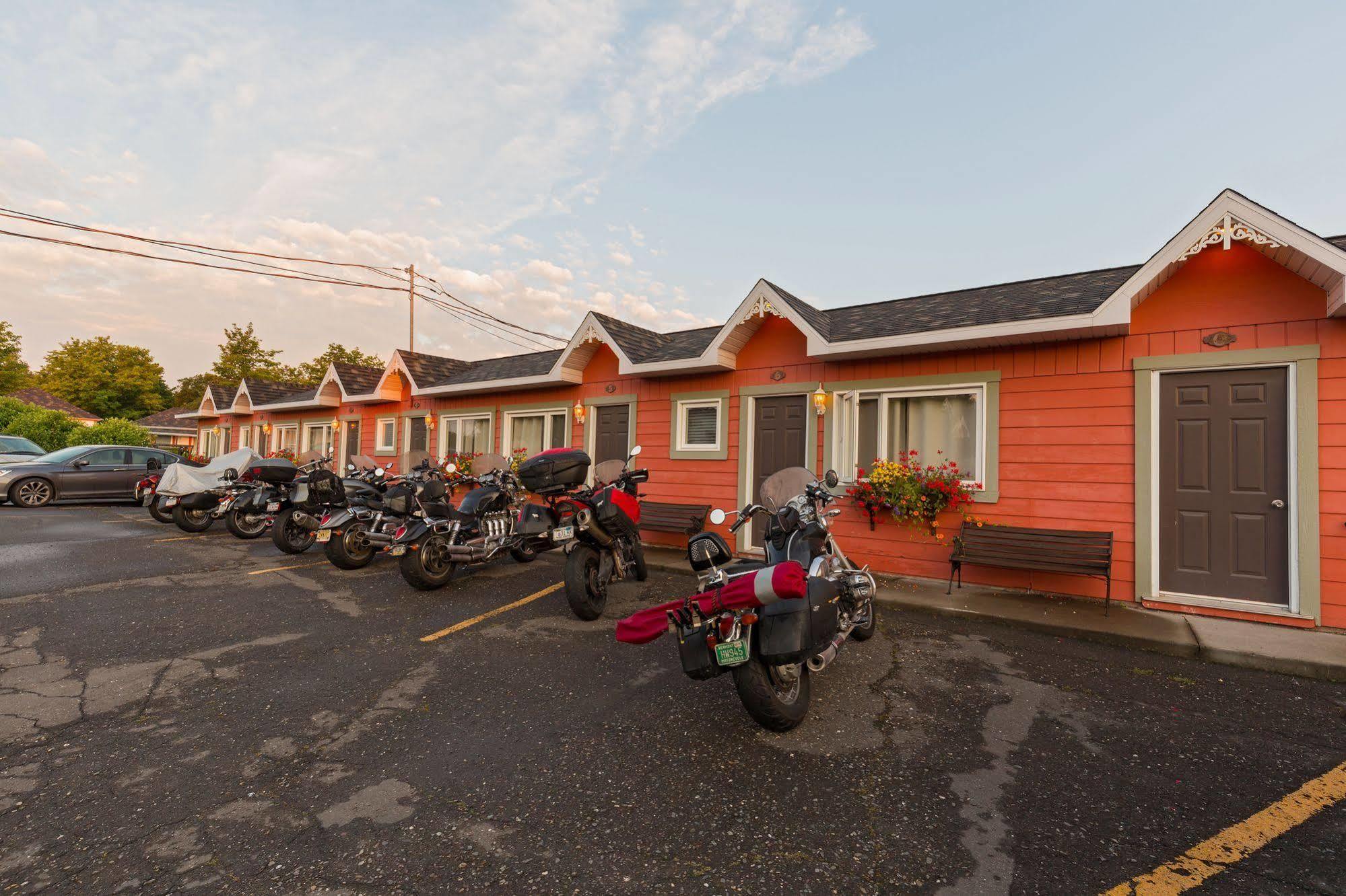 Motel Au Fleuve D'Argent Rivière-du-Loup Zewnętrze zdjęcie