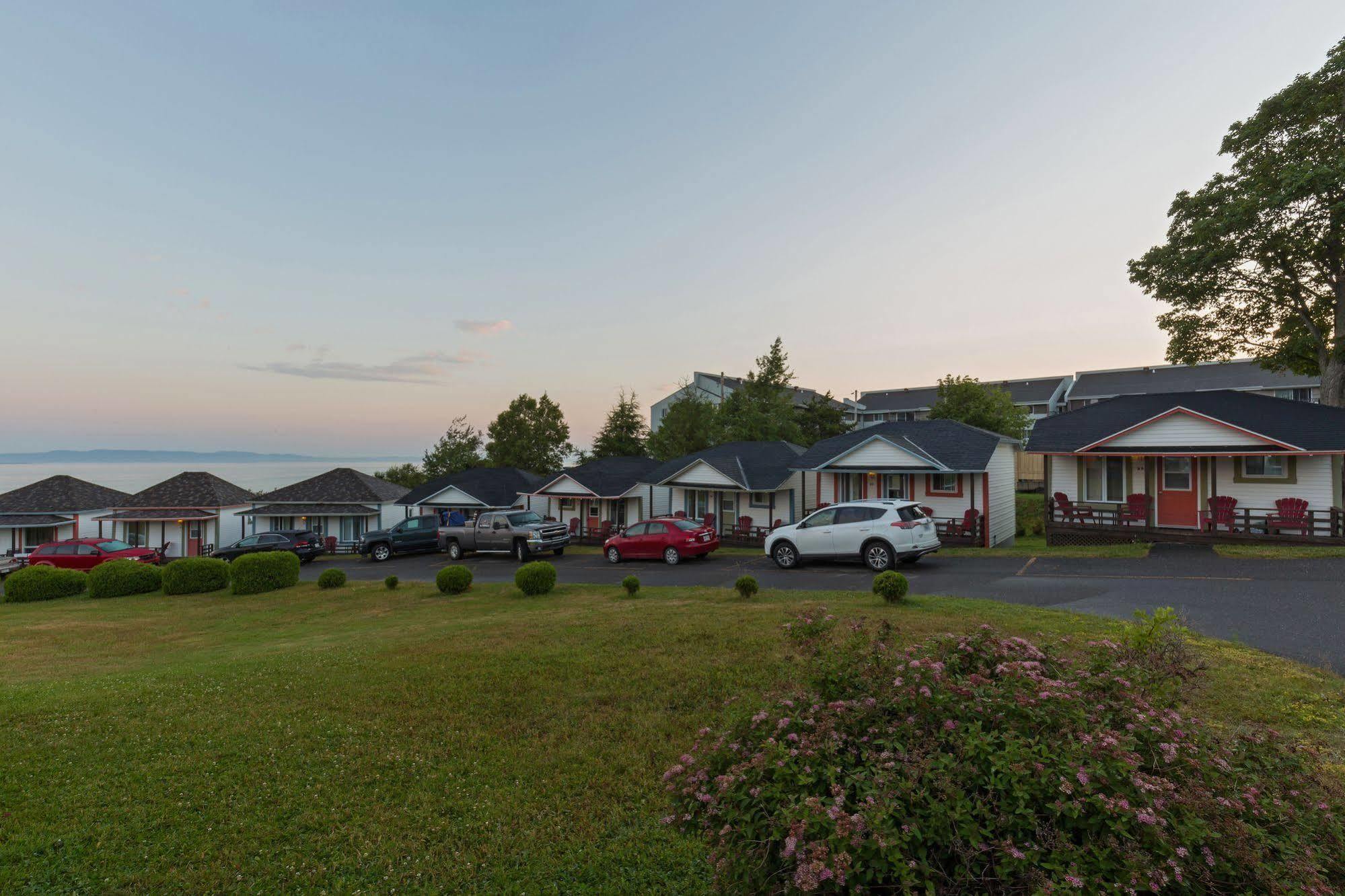 Motel Au Fleuve D'Argent Rivière-du-Loup Zewnętrze zdjęcie