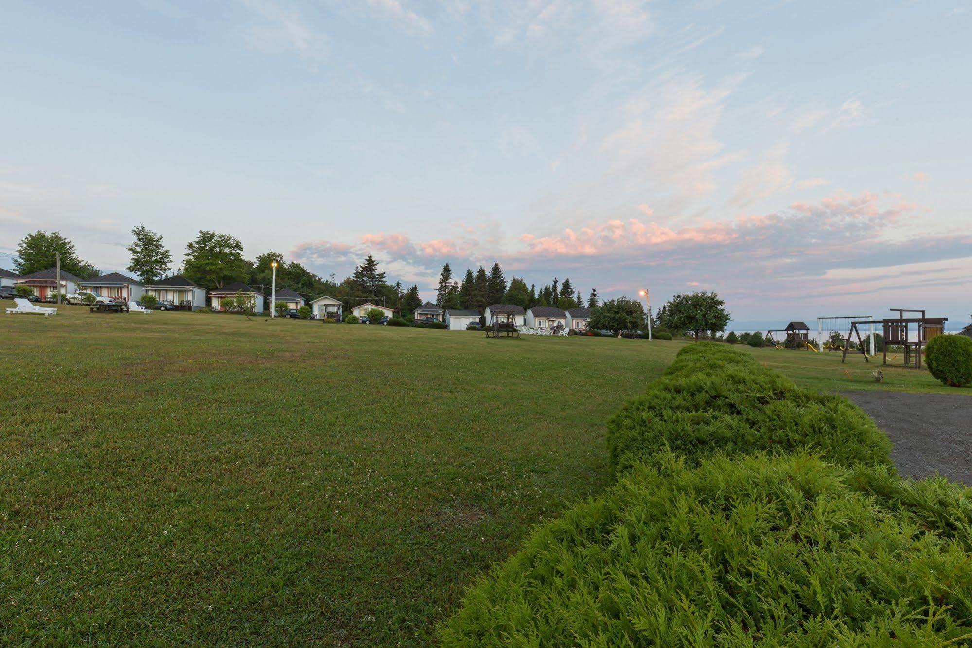 Motel Au Fleuve D'Argent Rivière-du-Loup Zewnętrze zdjęcie