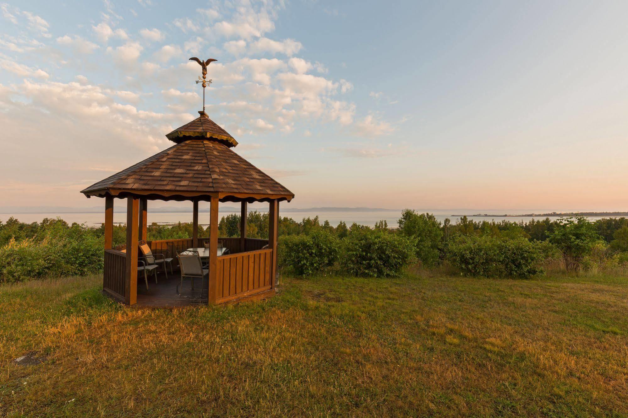 Motel Au Fleuve D'Argent Rivière-du-Loup Zewnętrze zdjęcie